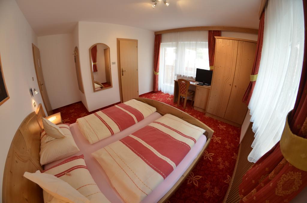 Bed and Breakfast Garni Ossi à Santa Cristina Val Gardena Extérieur photo