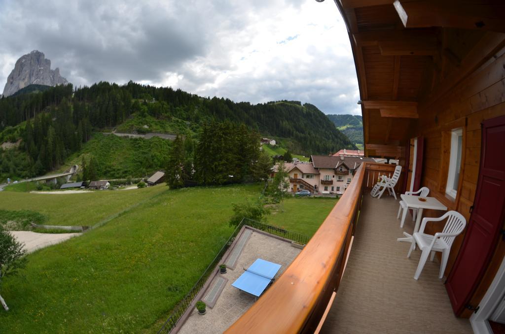 Bed and Breakfast Garni Ossi à Santa Cristina Val Gardena Chambre photo